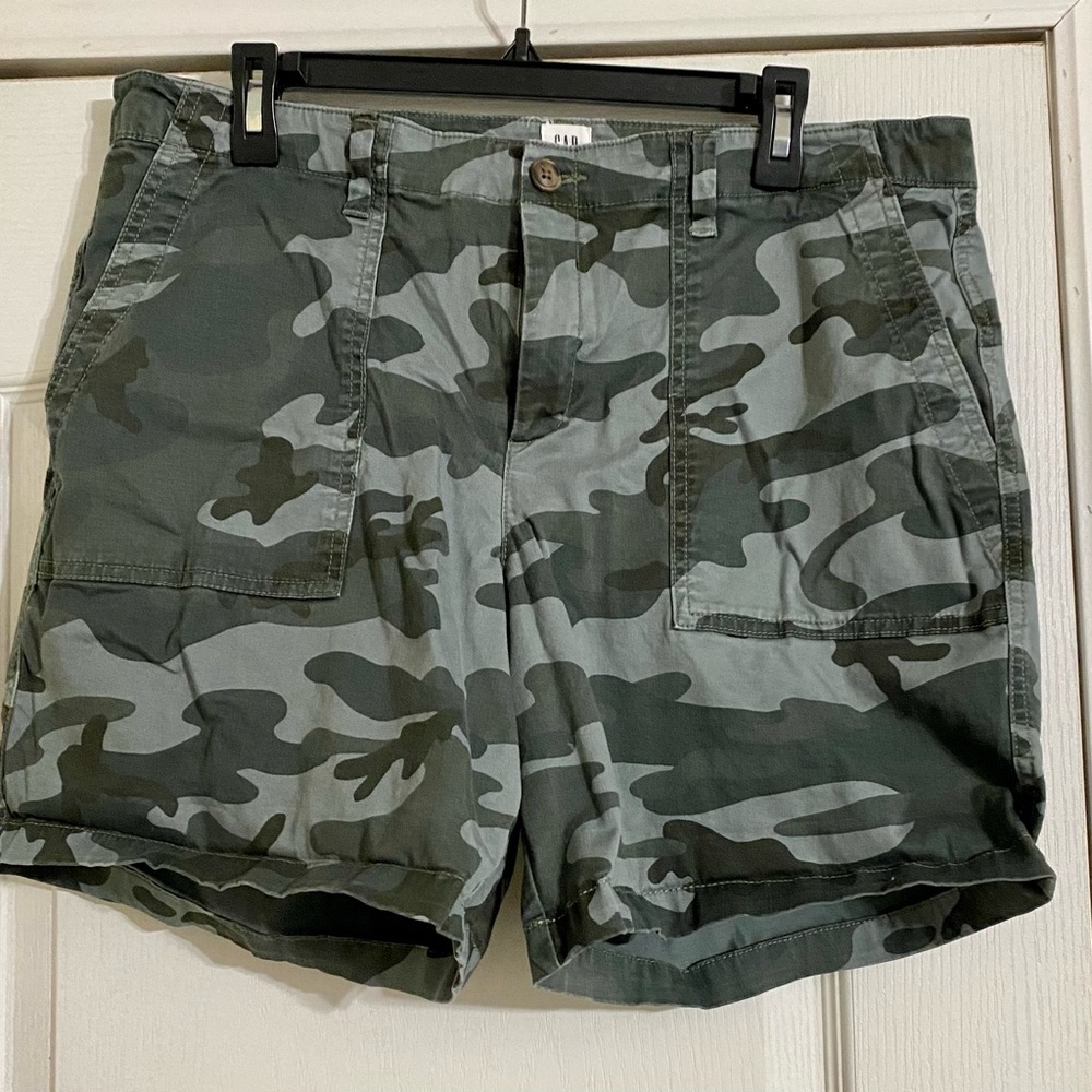 Women’s khaki Shorts